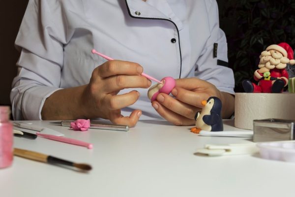 Il corso per imparare a realizzare decorazioni per le più moderne tecniche di cake design in pasta da zucchero