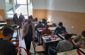 Ragazzi al lavoro per la pace