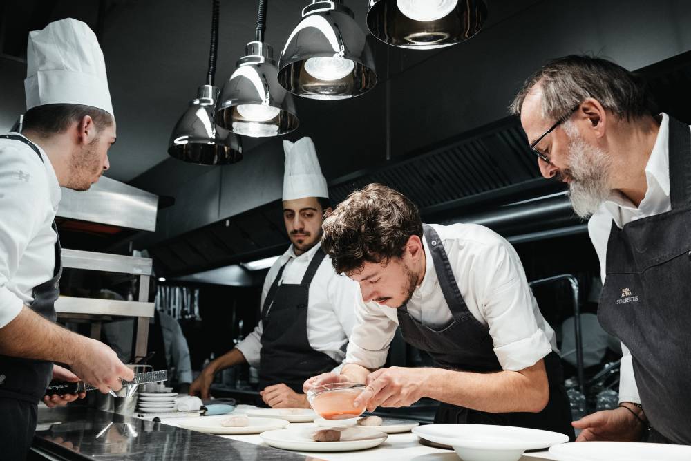 Michele in cucina con Norbert Niederkofler