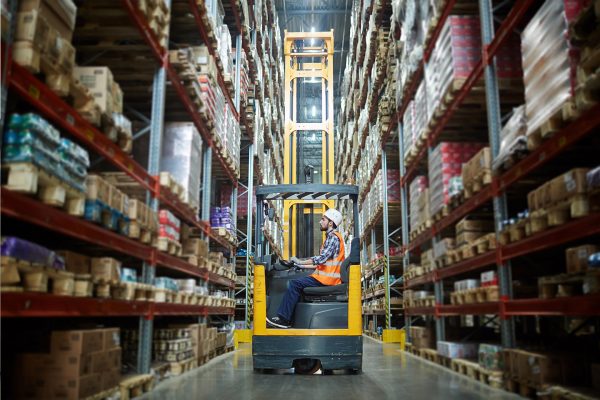 immagine carrello elevatore in sicurezza