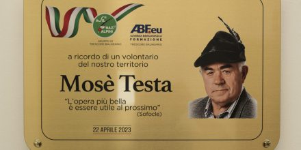iNAUGURAZIONE laboratorio informatica dedicato a mosè testa