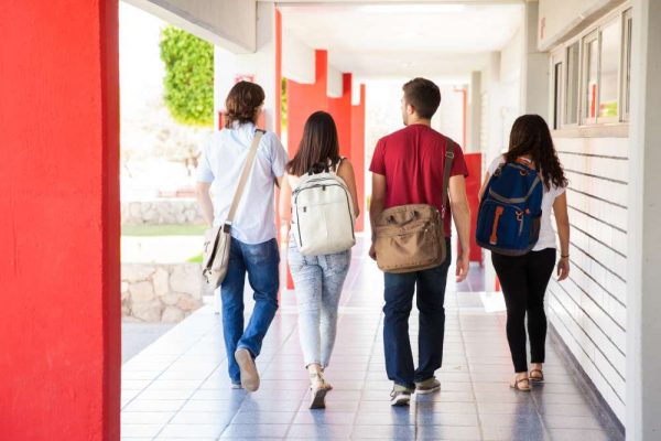 Ritorno a scuola ragazzi